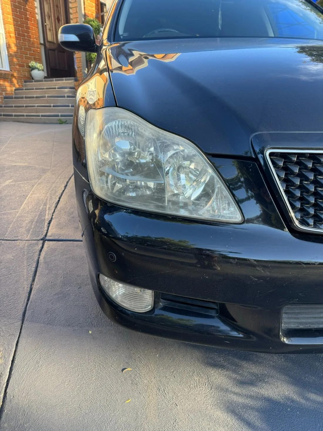 Headlight restoration · Toyota Crown before