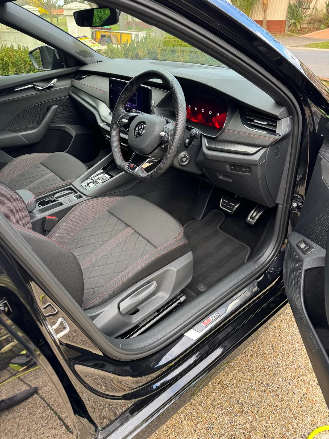 Interior detail · Skoda wagon driver side after
