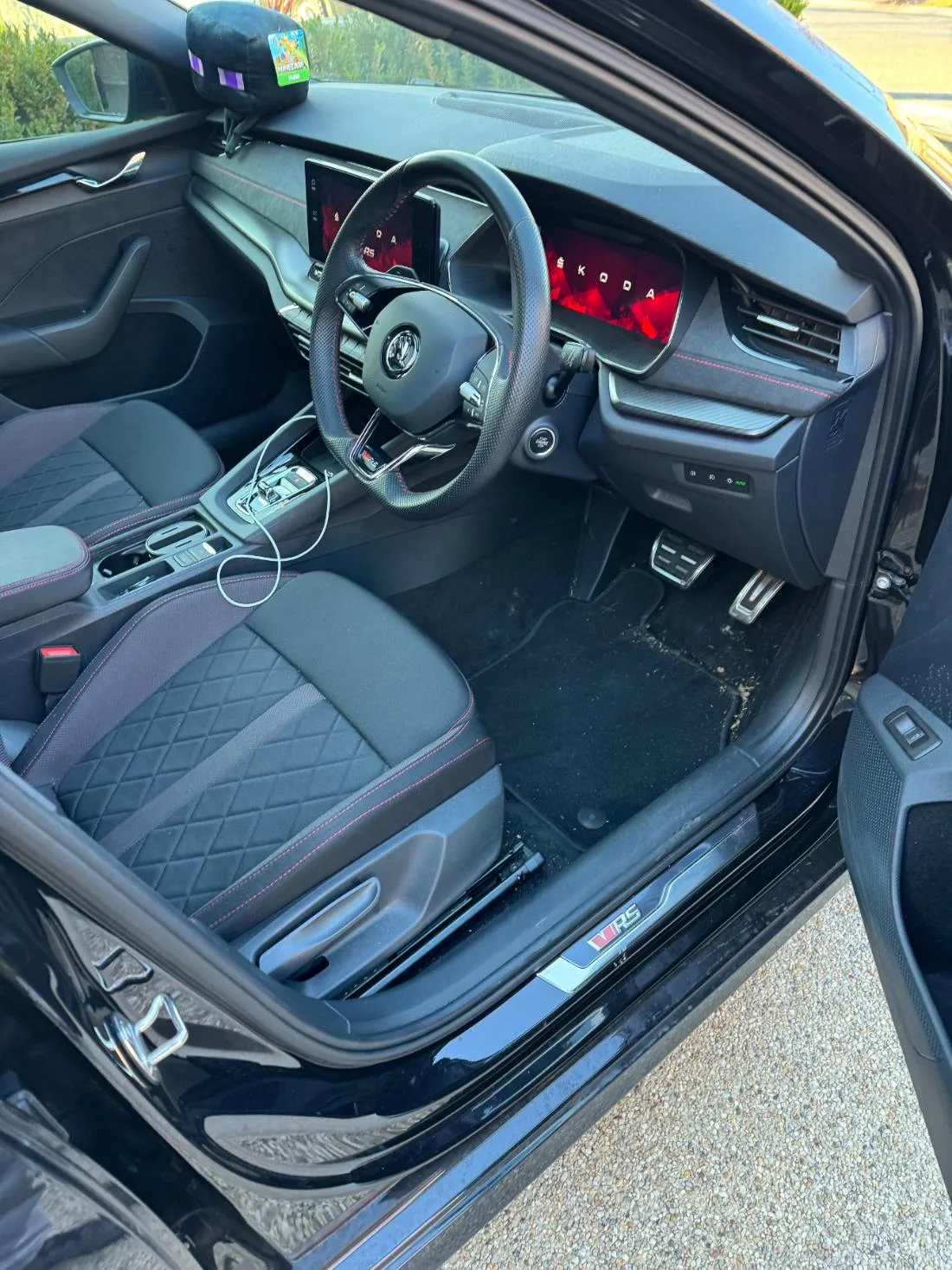 Interior detail · Skoda wagon driver side before