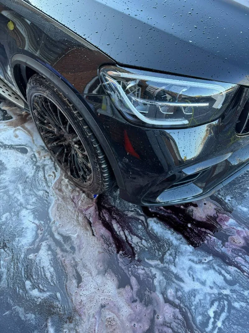 Mercedes GLC63S AMG wheel cleaning