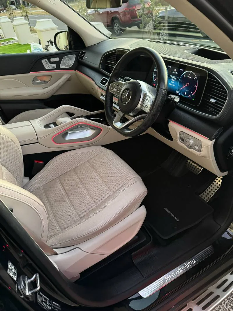 Mercedes GLS400d interior